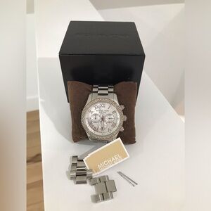 Michael Kors Women’s Silver-Tone Stainless Steel Watch NEEDS NEW BATTERY